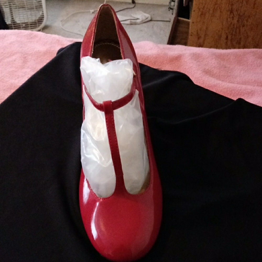 Ladies t strap pumps